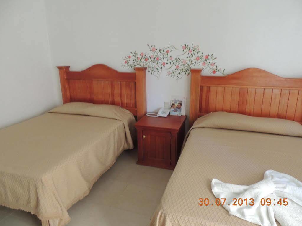 Hotel Quinta De La Rosa クアウトラ エクステリア 写真